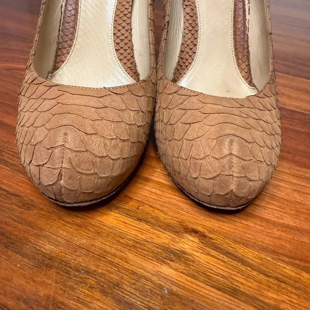 Fendi Brown Textured Heels - Picture 7 of 16